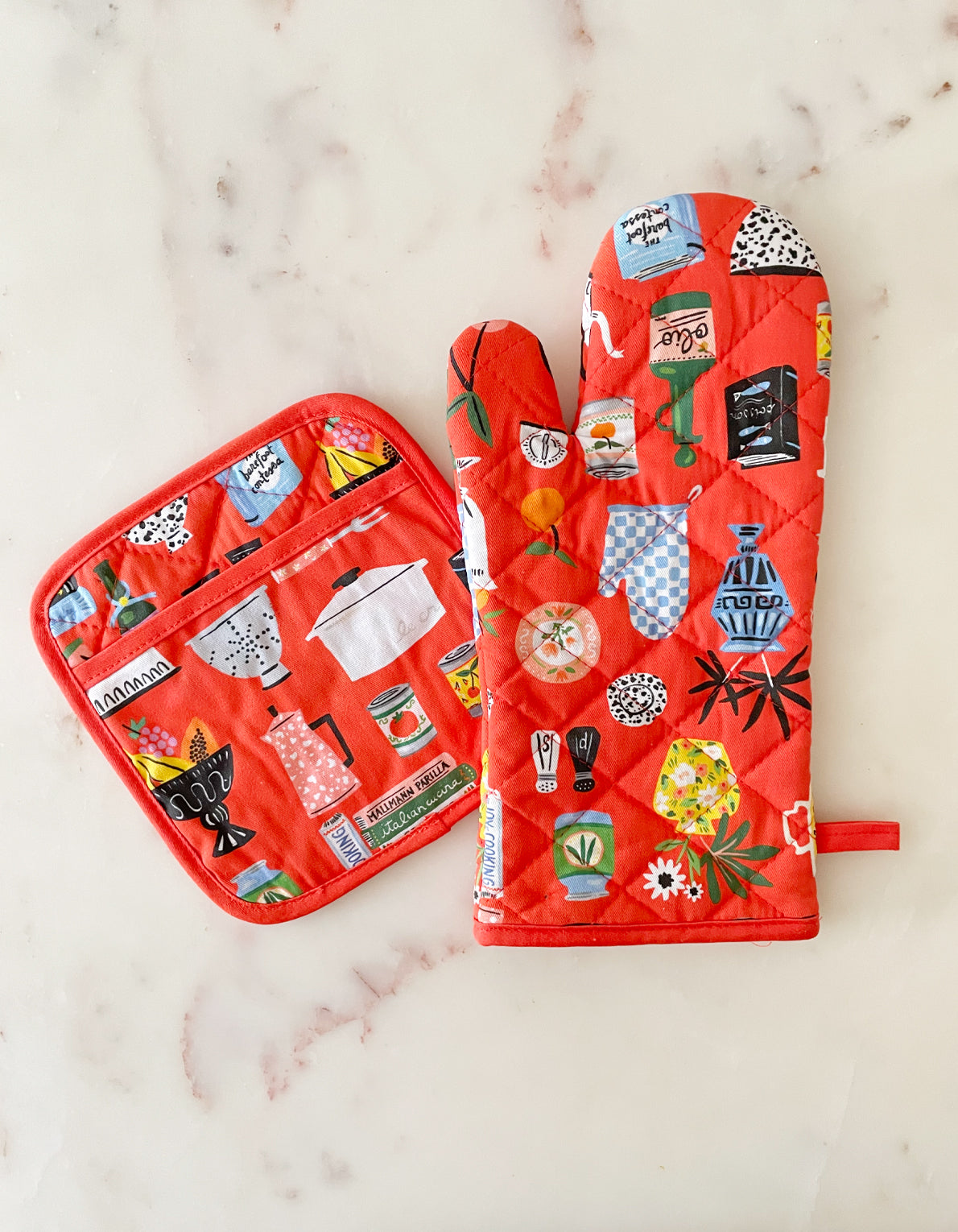 Oven Mitt + Potholder Set | Kitchen Shelf