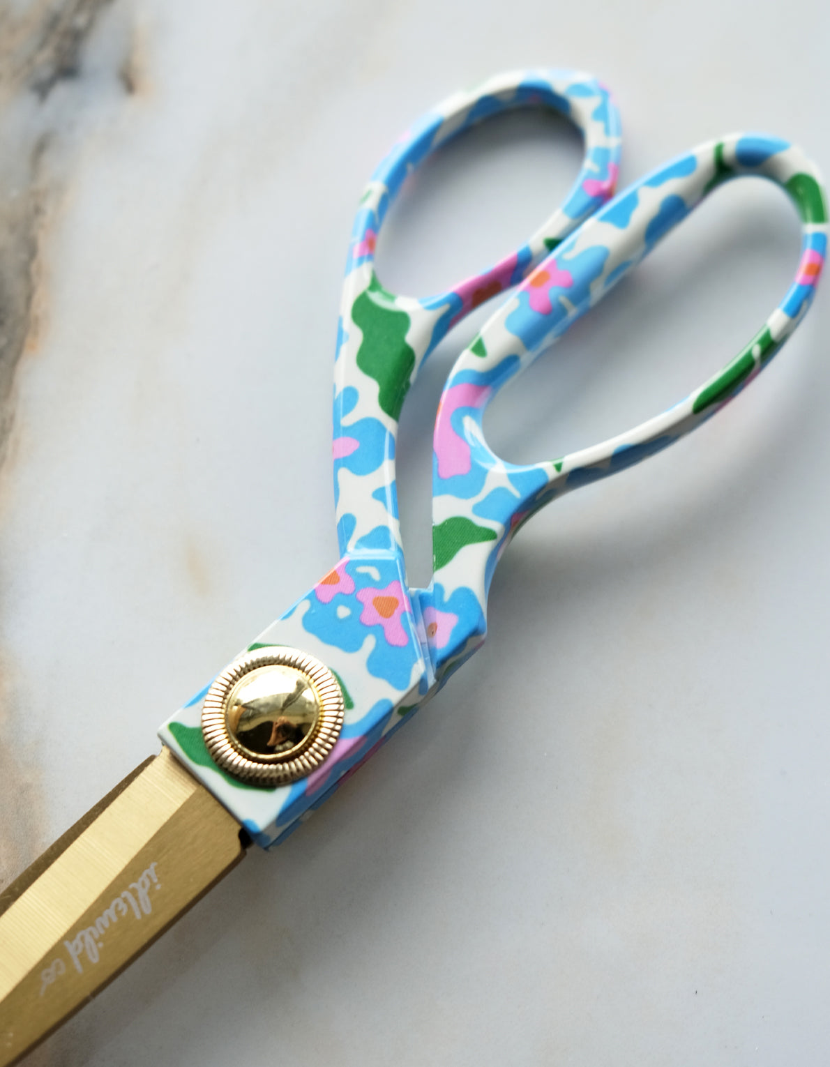 Designer Scissors | Trippy Daisies