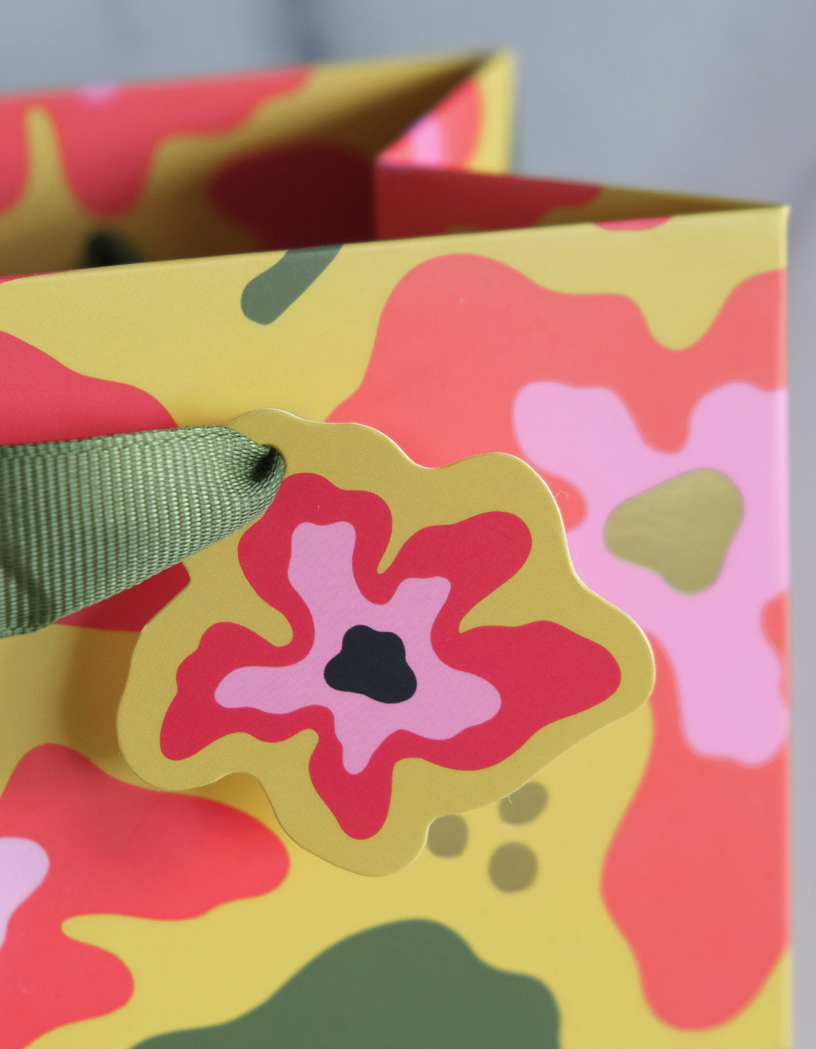 Gift Bag | Holiday Trippy Poinsettias