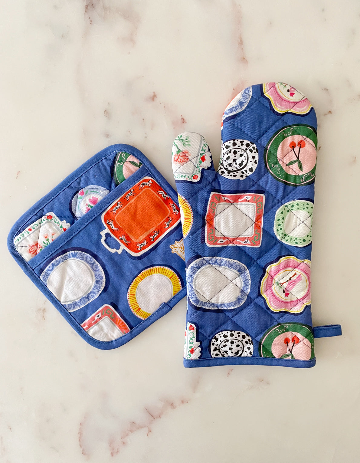 Oven Mitt + Potholder Set | Dinner Plates